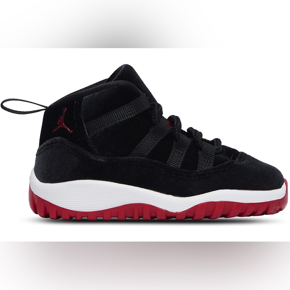 Jordan 11 Retro
Bred Velvet (TD)